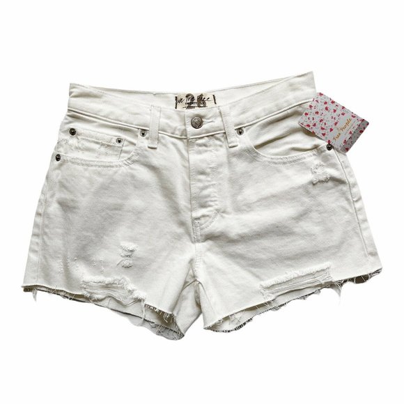 We The Free By Free People Sophia White Distressed Denim Shorts Size 26 - Picture 2 of 6